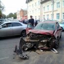 Оторвавшийся во время аварии бампер сшиб школьницу в Астрахани, ребенок в больнице