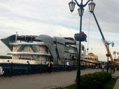 Плавучий икорный завод предлагают переделать под развлекательный центр в Астрахани