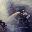В Астрахани из-за курильщика сгорел дом