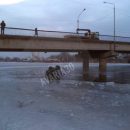 Сегодня в Астрахани квадроциклист провалился под лед