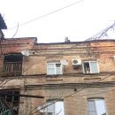 Спасатели ликвидировали угрозу на крыше в центре Астрахани