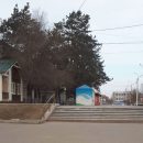 Лестницу к спортивному центру в Астрахани обустроили для инвалидов после обращения в администрацию губернатора
