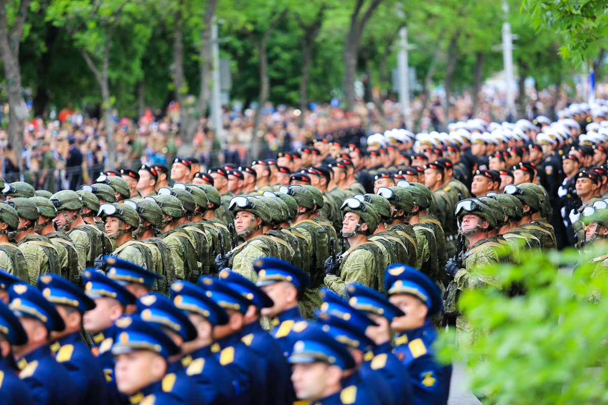 В Астрахани прошёл самый масштабный за всю историю региона военный парад