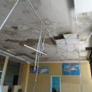 В Астрахани бывший Дом культуры судоверфи стал притоном для бомжей и алкашей