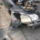 Легковая машина разбилась о придорожный отбойник в Астрахани