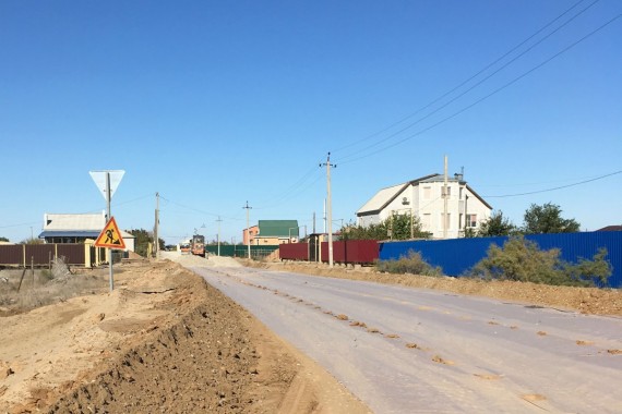 Жители астраханского села видят обновление дороги