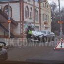 В Астрахани при столкновении маршрутки с легковушкой пострадали пожилые пассажиры