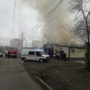 В Астрахани горит автомойка у парка «Планета»