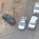 В Астрахани автовладелец удивил стилем парковки