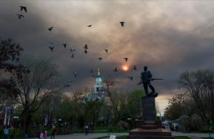 Астраханцы обсуждали в соцсетях странное небо, гейзеры и запрет ругаться матом депутатам
