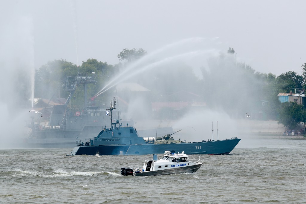 Глава Астраханской области принял участие в праздновании Дня Военно-Морского Флот