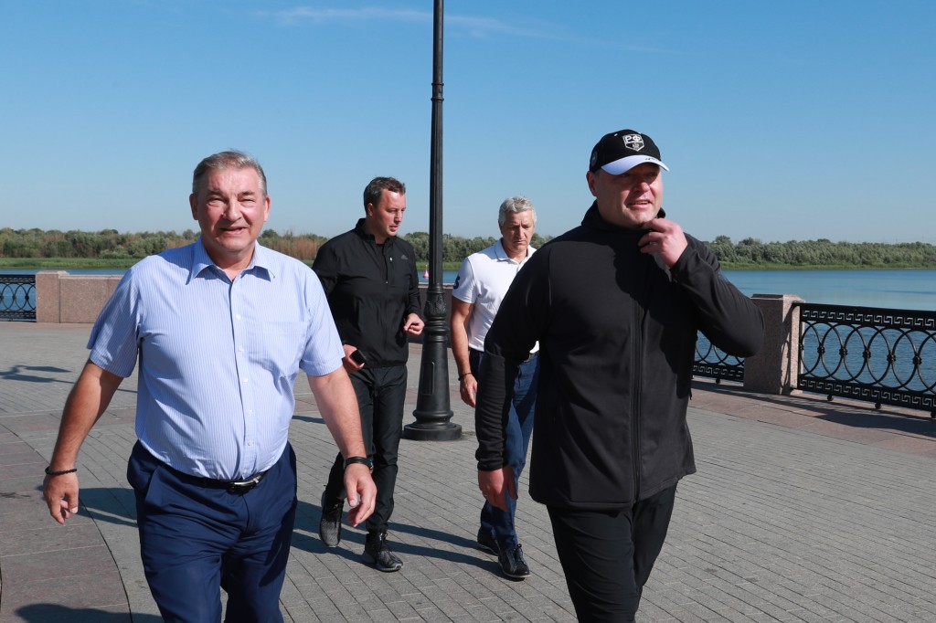 Глава Астраханской области принял участие в олимпийской зарядке