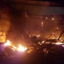В оживленном районе Астрахани сгорело пустующее здание