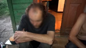 В Астрахани бойцы спецотряда «Гром» задержали хозяина наркопритона