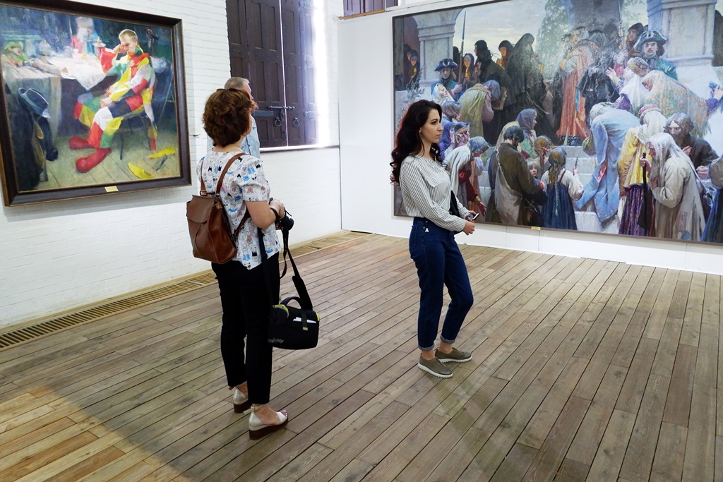 В Астраханском кремле проходит выставка полотен выдающегося живописца
