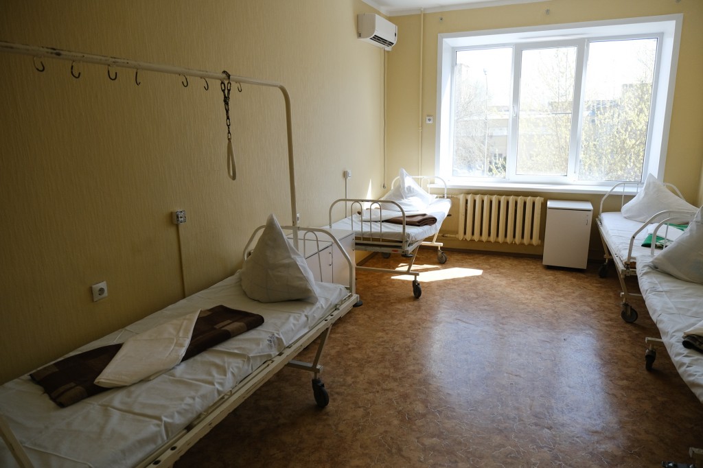 Астраханский губернатор проверил готовность больниц к приёму пациентов с коронавирусом