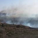 Масштабный природный пожар тушат в Астрахани
