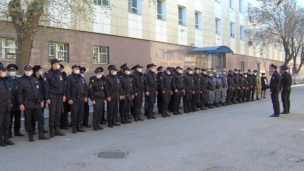 Астраханская полиция накажет предпринимателей, не закрывших непродовольственные торговые точки